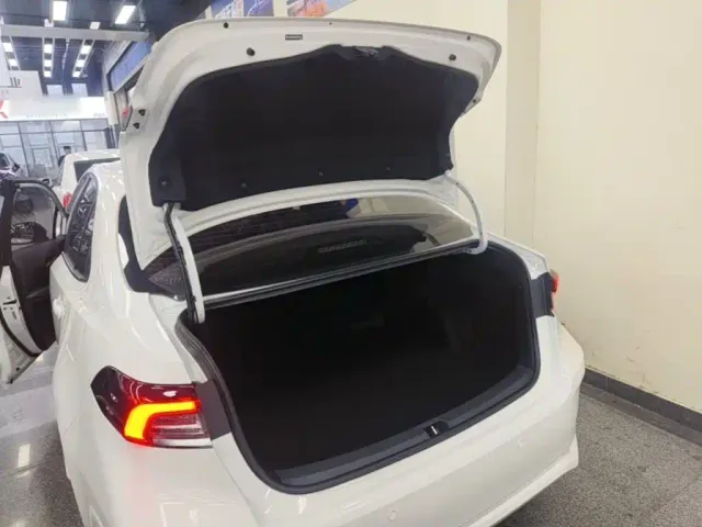 Toyota Corolla 2024 Model 1.8L Smart Hybrid Elite Edition — Фото автомобиля 18