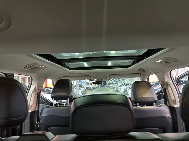 Ford Explorer — Фото автомобиля 16