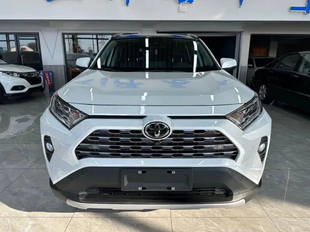 Toyota RAV4 — Фото автомобиля 2