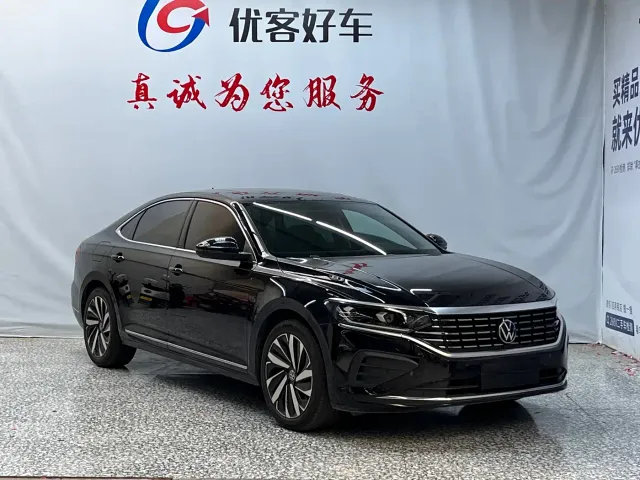 Volkswagen Passat — Фото автомобиля 3