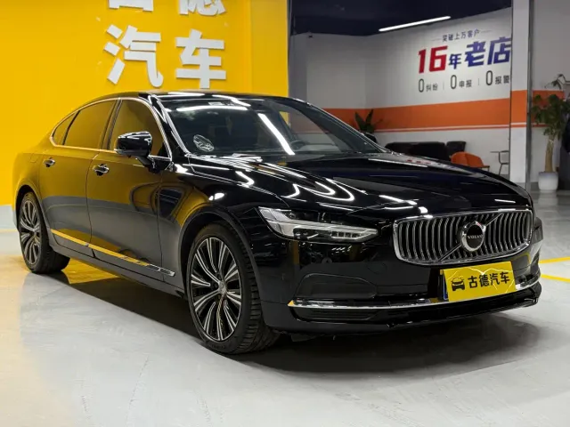Volvo S90 — Фото автомобиля 3