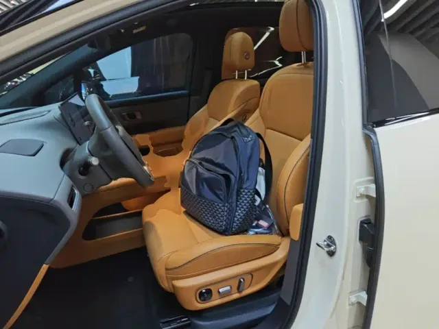 Li Auto i6 — Фото автомобиля 14