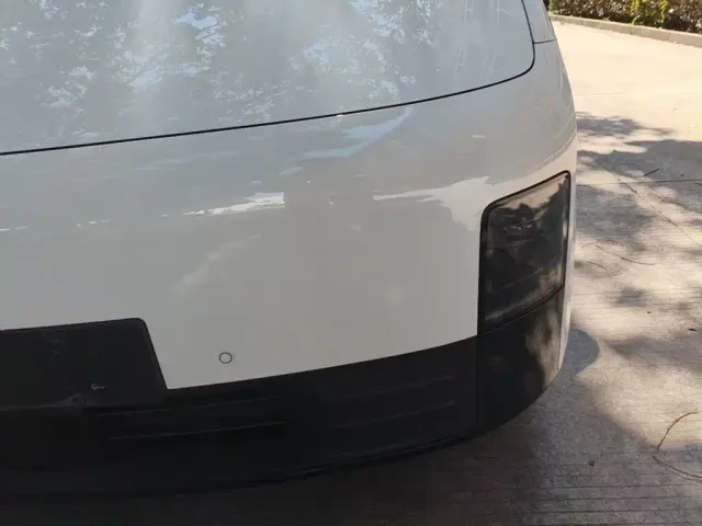 Li Auto MEGA — Фото автомобиля 23