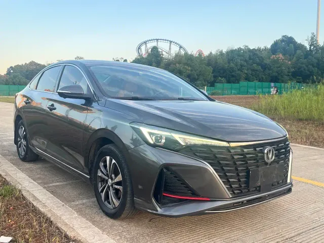 Changan Eado — Фото автомобиля 3