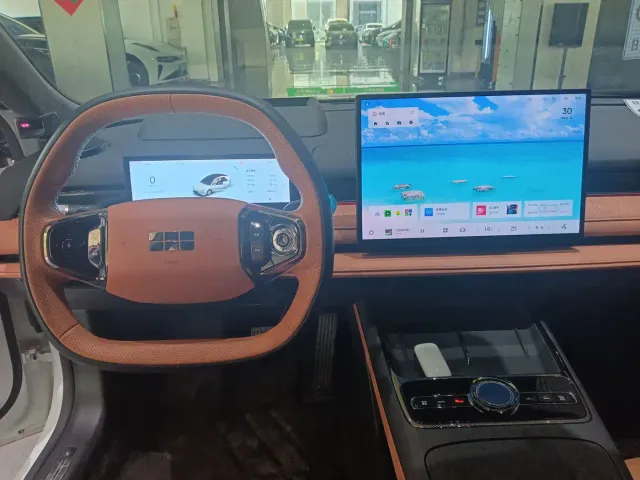 Geely Galaxy Xingyao 8 — Фото автомобиля 9