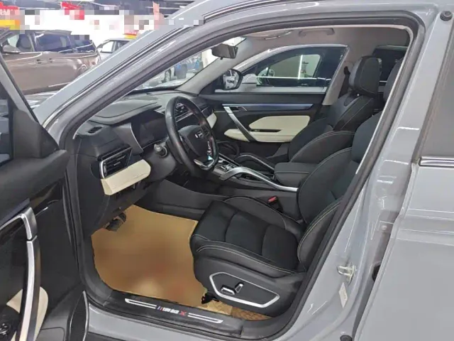 Geely Boyue — Фото автомобиля 15