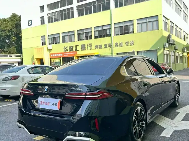 BMW 5 Series — Фото автомобиля 7