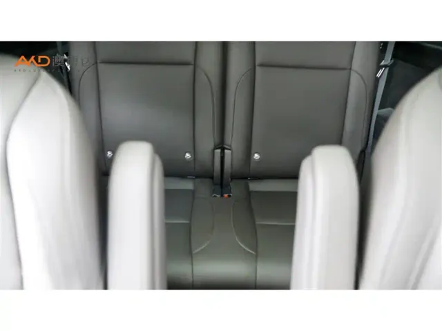 Li Auto L8 — Фото автомобиля 9