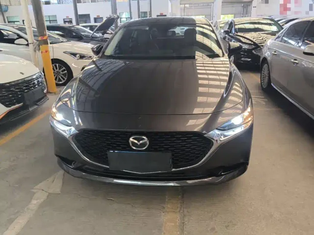 Mazda Axela — Фото автомобиля 2