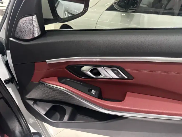 BMW 3 Series — Фото автомобиля 12