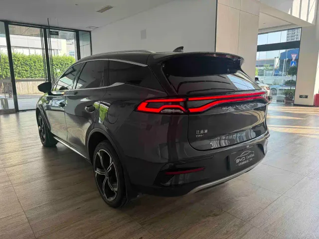 BYD Tang — Фото автомобиля 9
