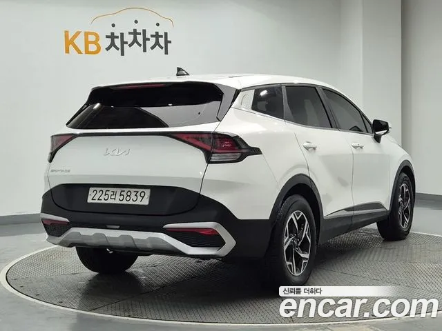 Kia Sportage Sportage 5-е поколение Бензин 1.6 турбо 2WD — Фото автомобиля 3