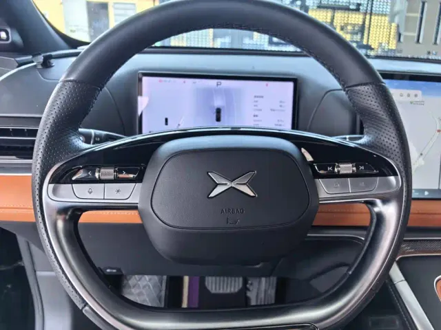 Xpeng G9 — Фото автомобиля 12