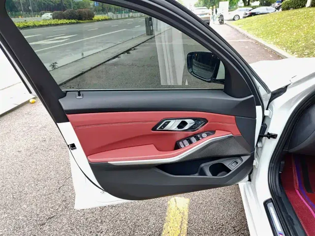 BMW 3 Series — Фото автомобиля 6