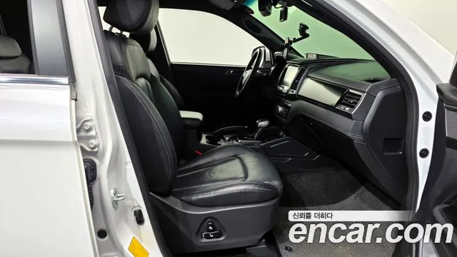 KG_Mobility_Ssangyong Rexton Новый Rexton Sport Khan Дизель 2.2 4WD — Фото автомобиля 11