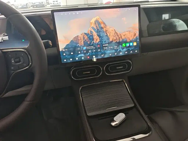 Leapmotor C11 — Фото автомобиля 12