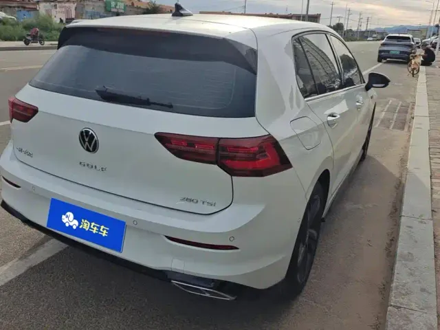 Volkswagen Golf — Фото автомобиля 3