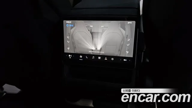 Tesla Model Y — Фото автомобиля 25