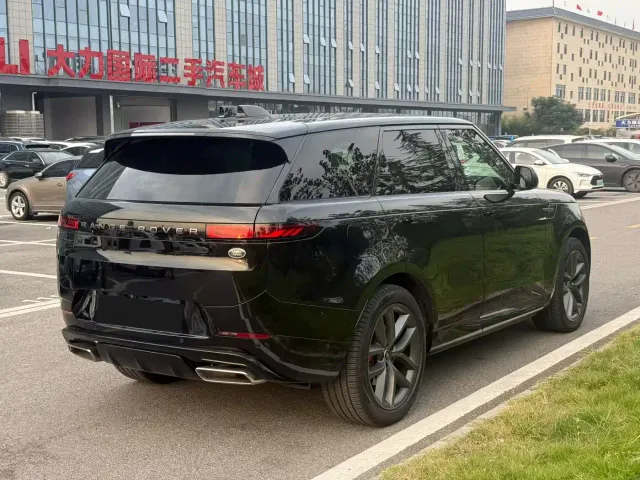 Land Rover Range Rover Sport — Фото автомобиля 7