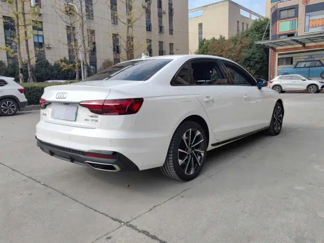 Audi A4L — Фото автомобиля 16