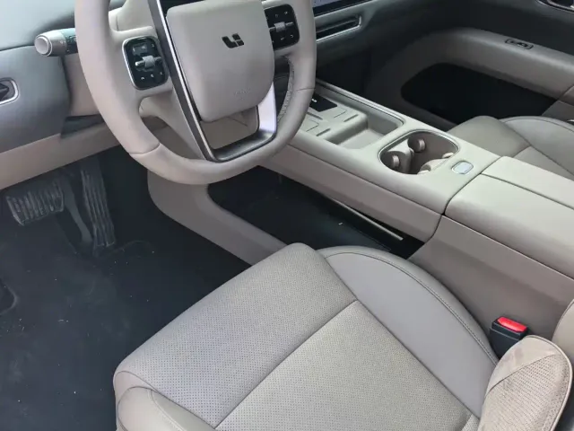 Li Auto i6 — Фото автомобиля 4