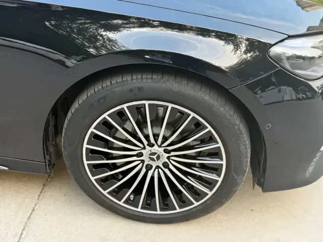 Mercedes-Benz E-Class — Фото автомобиля 18