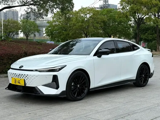 Фотография автомобиля — Changan UNI-V