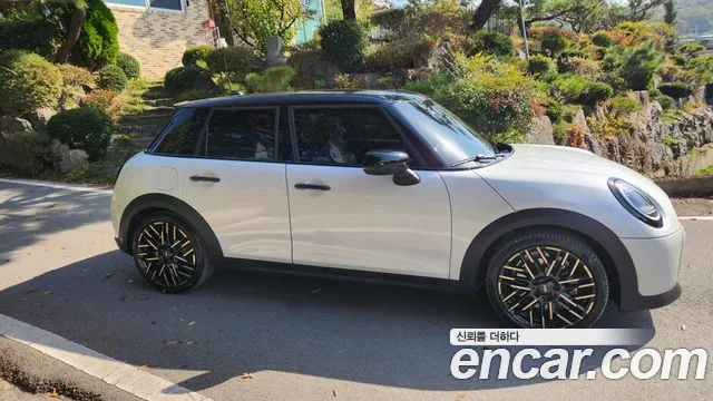 MINI Cooper 4th Gen — Фото автомобиля 7