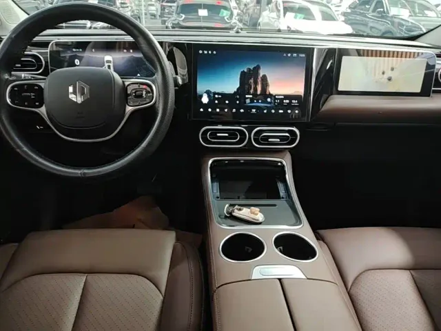 Leapmotor C11 — Фото автомобиля 13