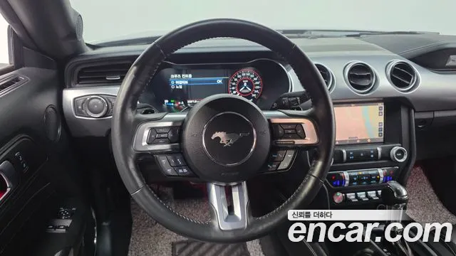 Ford Mustang — Фото автомобиля 12