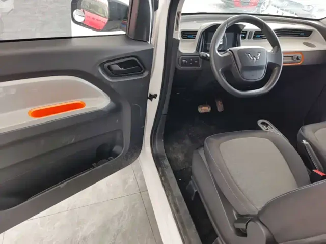 Wuling Hongguang Mini EV — Фото автомобиля 15