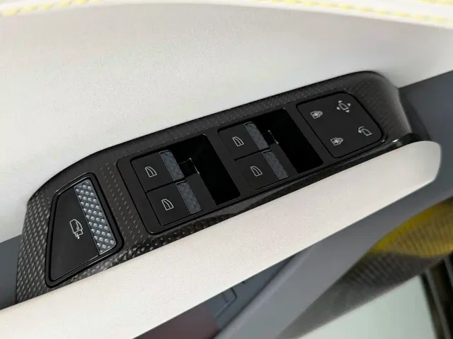 Lotus Emeya — Фото автомобиля 8