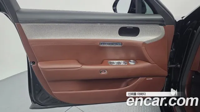 Genesis G90 Бензин 3.5 турбо AWD — Фото автомобиля 20
