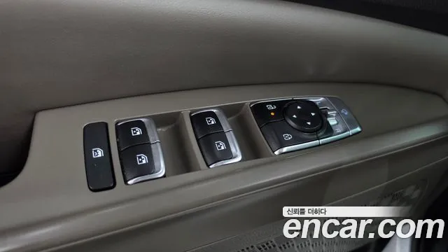 Kia Carnival Generation 4 — Фото автомобиля 20