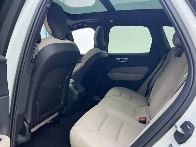 Volvo XC60 — Фото автомобиля 19