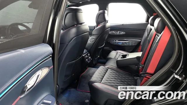 Genesis GV70 — Фото автомобиля 11