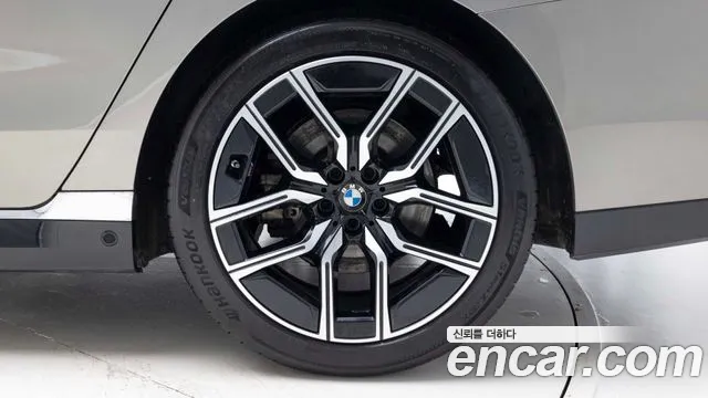 BMW 7-Series — Фото автомобиля 5