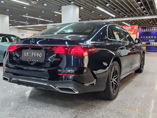 Mercedes-Benz E-Class — Фото автомобиля 15
