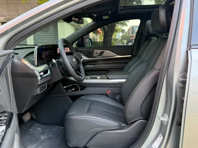 Cadillac XT5 — Фото автомобиля 10
