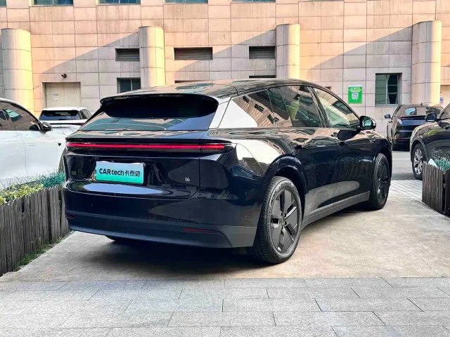Li Auto i6 — Фото автомобиля 3