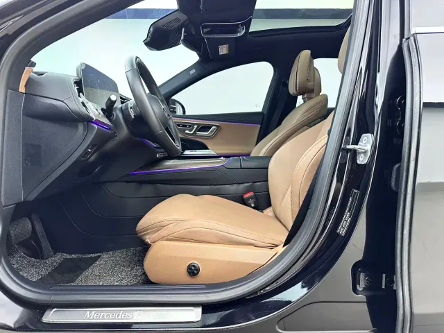 Mercedes-Benz E-Class — Фото автомобиля 5