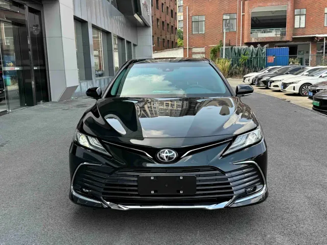 Toyota Camry — Фото автомобиля 2
