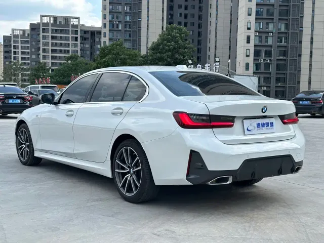 BMW 3 Series — Фото автомобиля 4