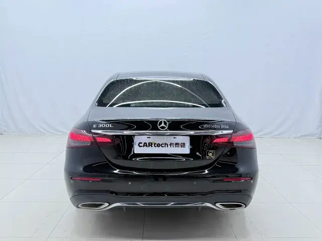 Mercedes-Benz E-Class — Фото автомобиля 13