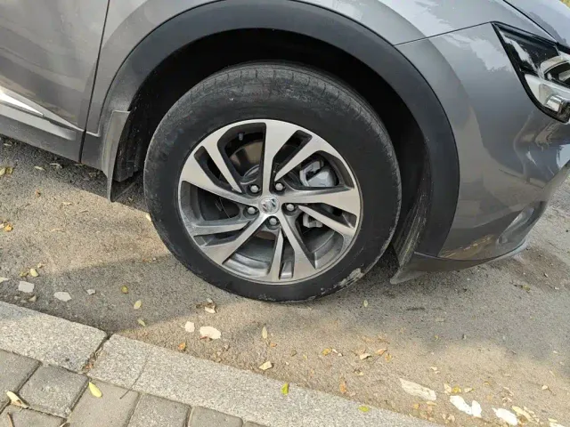Buick Envision S — Фото автомобиля 8