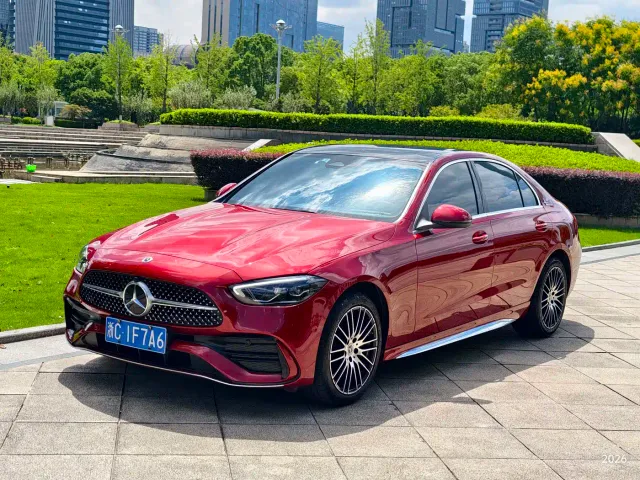 Фотография автомобиля — Mercedes-Benz C-Class
