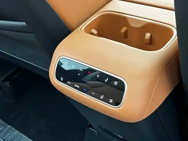 Leapmotor C16 — Фото автомобиля 13