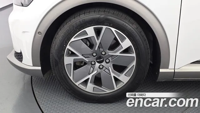 Genesis GV60 — Фото автомобиля 5