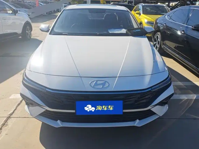 Hyundai Elantra — Фото автомобиля 2