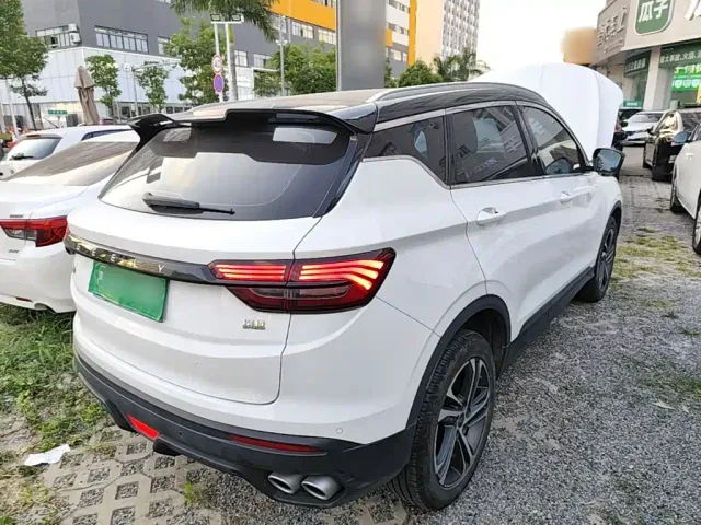 Geely Binyue — Фото автомобиля 6